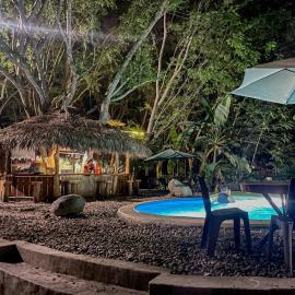Camping CONTACTO EXTREMO, hotel u gradu Utica
