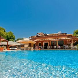 Riviera Perdika Hotel, hotel em Perdika