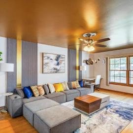 Luxury 8 guest, King Bed, garage, hotel i Milwaukee