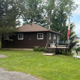 River Front Year Round Cottage, hotel u gradu 'Ivy Lea'