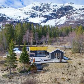 Seaside Cabin With Panoramic Views In Oterstranda、Inndyrのホテル