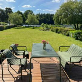 Lakeside House With Private Pier At Ry Møllesø, hotel em Ry