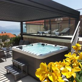 Villa Madu --- entire private villa with jacuzzi