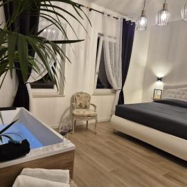 Superior Suite, Villa Joy Verona, Luxury Romantic Suite with Jacuzzi, near City Center