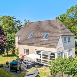 Lovely Home In Væggerløse With Wifi, hotelli kohteessa Bøtø By
