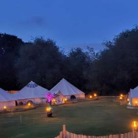 Bell Tent Village Parks, hotel in Nottingham