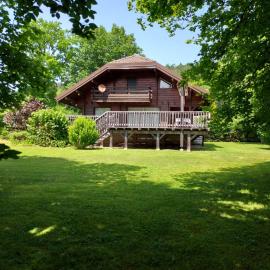 Chalet de Charme 100m² - Grand jardin - Gite les 4 saisons- Lac de chalain