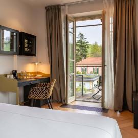 Villaggio Narrante - Le Case dei Conti Mirafiore, hotel v destinaci Serralunga d'Alba