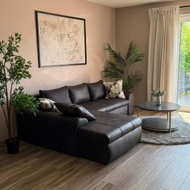 Traum-Ferienwohnung über 2 Etagen mit Sonnenterasse und Seenähe, hotel v destinaci Zülpich