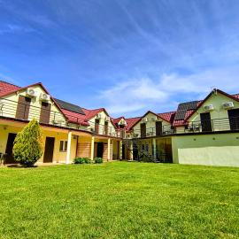 Apartamenty & Pokoje Ewelka, hotel in Okuninka