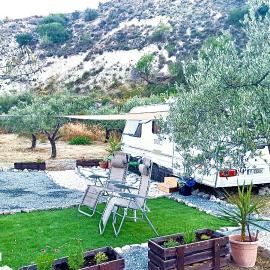 Olive Grove Mountain Caravan, готель у місті Limnatis