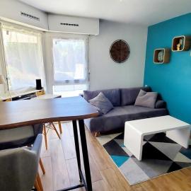 studio agréable à 2 pas du centre ville, parking privé