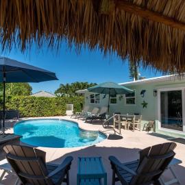 Tiki Time - Waterfront Pool Home, 65` Dock , Direct Ocean Access!, hotel u gradu 'Marathon'