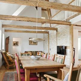 Nostalgic Charm In A Yellow Timber House, hotel em Sakskøbing
