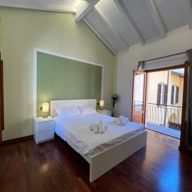 Campidoglio vacation home โรงแรมในเลนโน