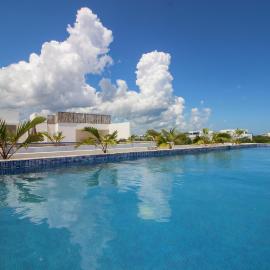 Digital Nomad Condo with Rooftop, 2 Pools, Gym, Coworking and Cinema
