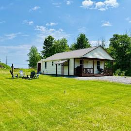 Sandy Pond Cozy Getaway