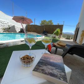 Casa Cueva Salamandra con chimenea y piscina privada