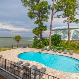 Wolf Bay Villas