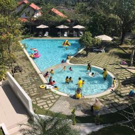 Tasik Kebun Serendah, hotel a Serendah