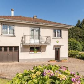 Charmant pavillon au calme, idéal pour famille ou amis près des Vosges - FR-1-583-421, hotel in Champagney