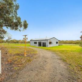 Charming Guesthouse Retreat in Hastings w laundry، فندق في Hastings