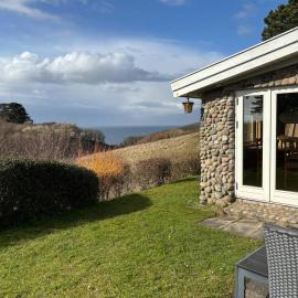 Cozy Holiday Home With Sea Views