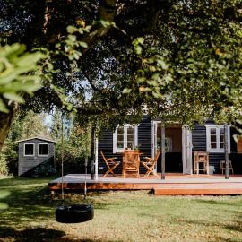 Cottage Life In Intimate Wooden Cabin, hotelli kohteessa Dronningmølle