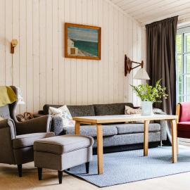 Home Among Trees With Architectural Flair, hotell sihtkohas Dronningmølle