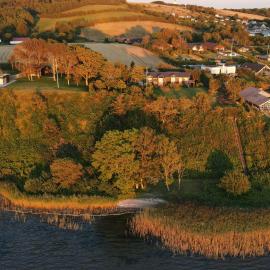 Architect-Designed House With Private Beach, hotel em Løgstrup