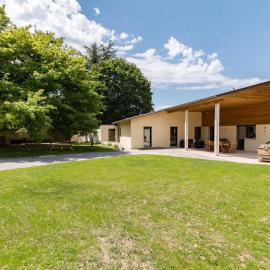 Gîte moderne et lumineux à Gy avec grand salon, jardin et jeux pour enfants - FR-1-583-457, hotel em Gy