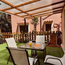 Matina's Village Getaway، فندق في Antipernoí