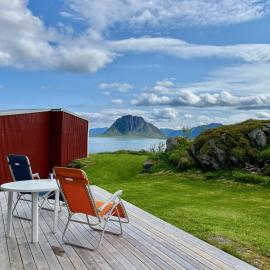Midnight Sun Paradise Lofoten, מלון בBøstad