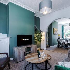 Stylish 2-Bed House by 53 Degrees Property, Perfect for Business Stays!