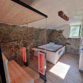 "Rosa di sera" - Relax in Toscana con Spa privata, hotel in Tresana