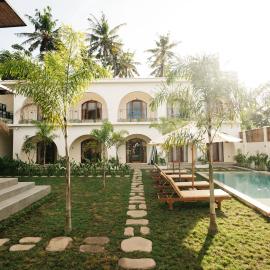 TWINFIN Surf House
