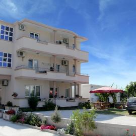 Apartments Family Ibrahimi โรงแรมในอุลซิน