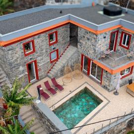 Fajã Stone House by LovelyStay, hotell sihtkohas Arco da Calheta