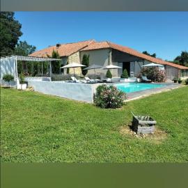 La Chalouma, hotel a Saint-Justin
