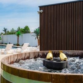 Domki Piaskowa11 Palm Resort & Wellness - Basen, Jacuzzi, Balia, Sauna, Egzotyczne Papugi Ara, khách sạn ở Łeba