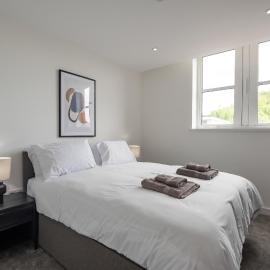 Thornhill House by Guestz