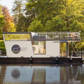 Holiday Home Floating Home-Hausboot Saarschleife by Interhome