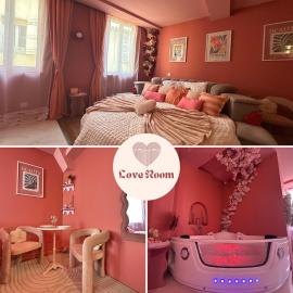 LE LOVE-ROOM, Jacuzzi, Hyper-centre, hotelli kohteessa Mâcon