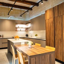 Stylish Malta Village Retreat with Kids Room & Gym, hotel a Żejtun