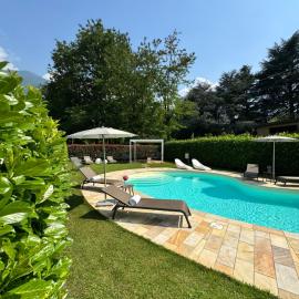 Valcamonica Apartments - Mountain, hotel u gradu Boario Terme