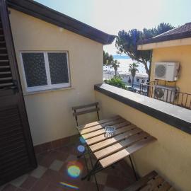 Scilla SeaFront Rooms, hotel Scillában