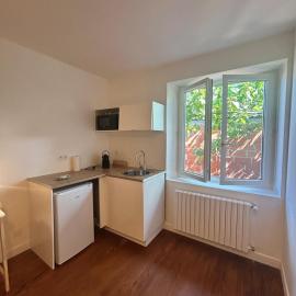 La chambre de Bouloc confortable et calme, отель в городе Bouloc