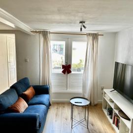 Cozy Apartment in Aalsmeer, hotell sihtkohas Aalsmeer