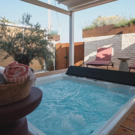 Al Borgo 02 Luxury Suites in Sardinia, hotel v destinaci Abbasanta