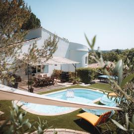 Villa les trois pins, hôtel à Venelles